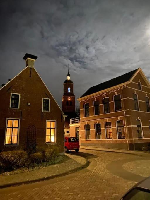 Sfeervol Verblijf In Oude Gemeentehuis Eenrum. エクステリア 写真